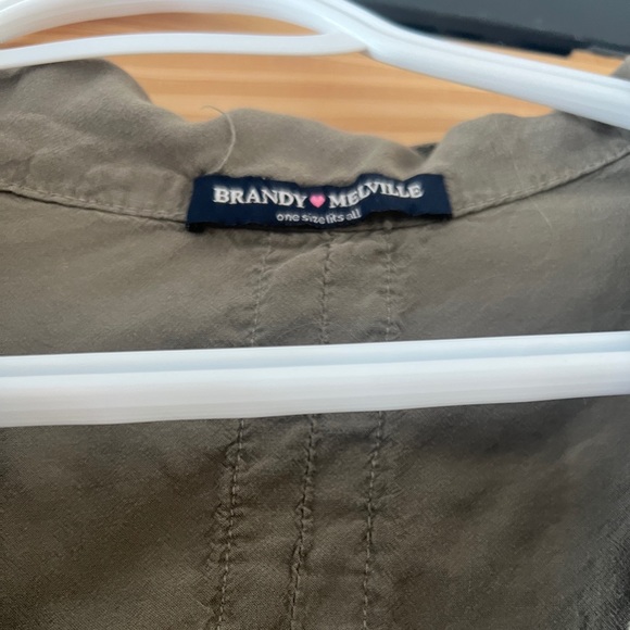 Brandy Melville Knot Front Tshirt - Picture 2 of 3